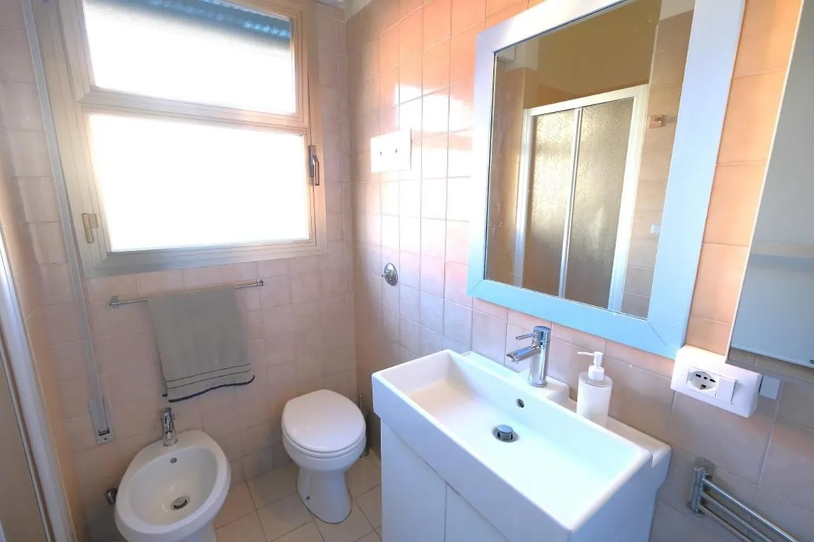 Casa Rossa Tre Camere In Centro Lido di Jesolo